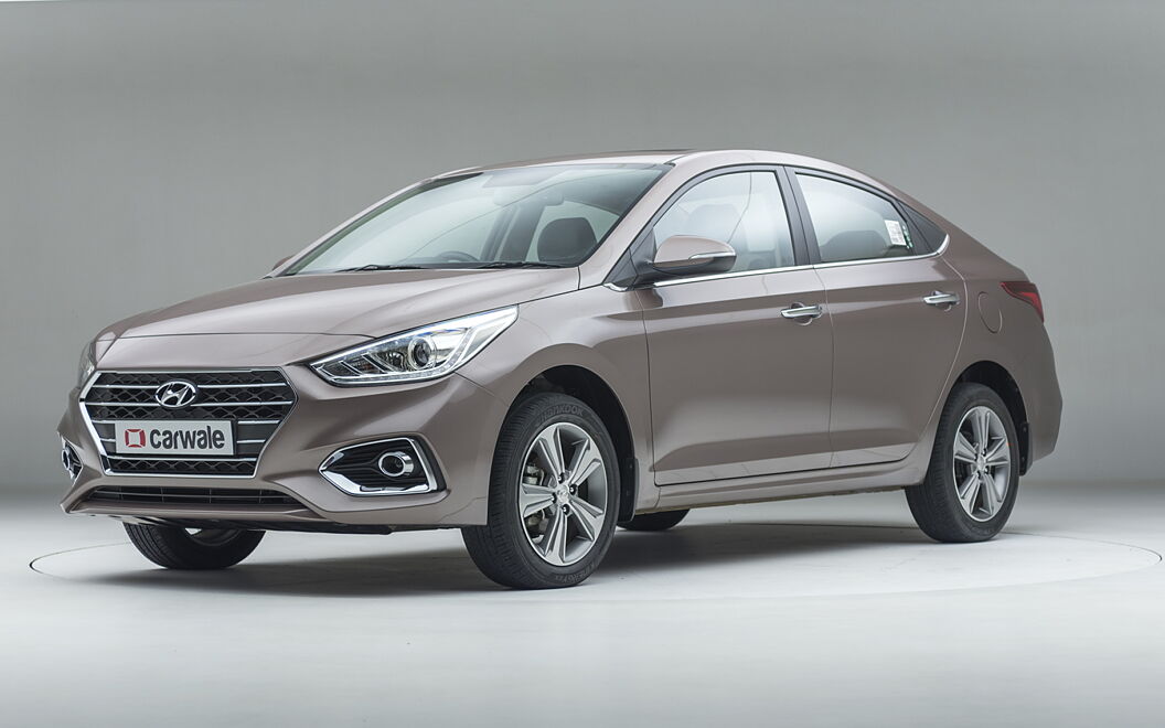 Hyundai Verna [2017-2020] Front Left View