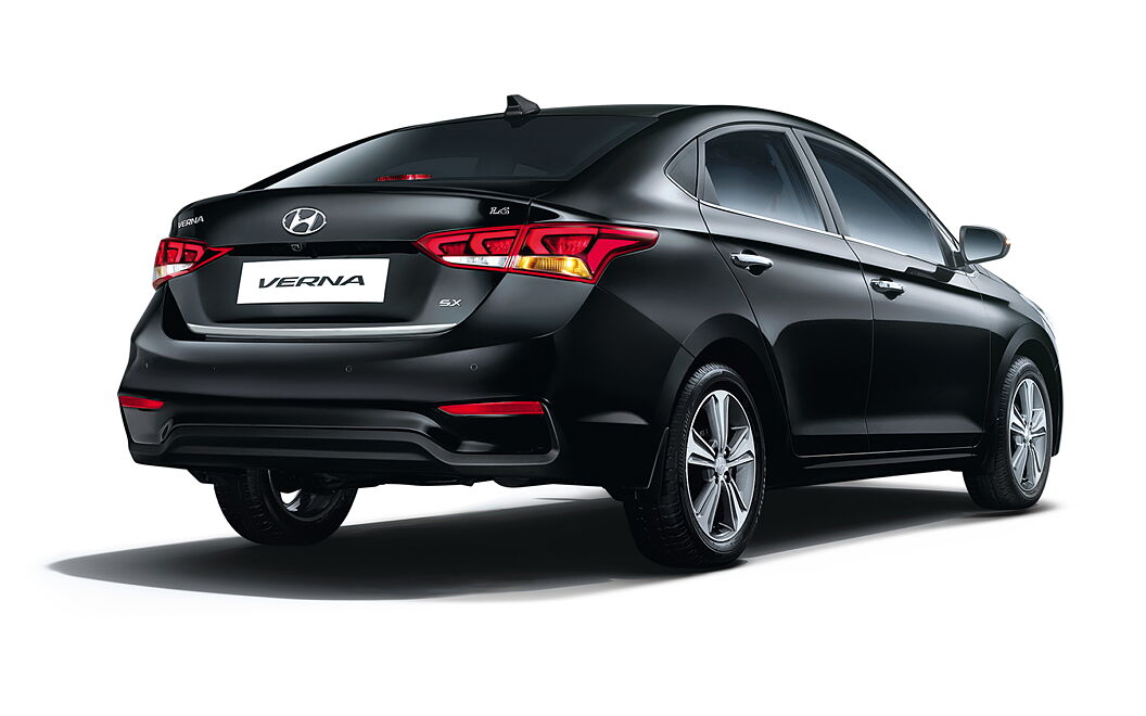 Hyundai Verna [2017-2020] Right Rear View