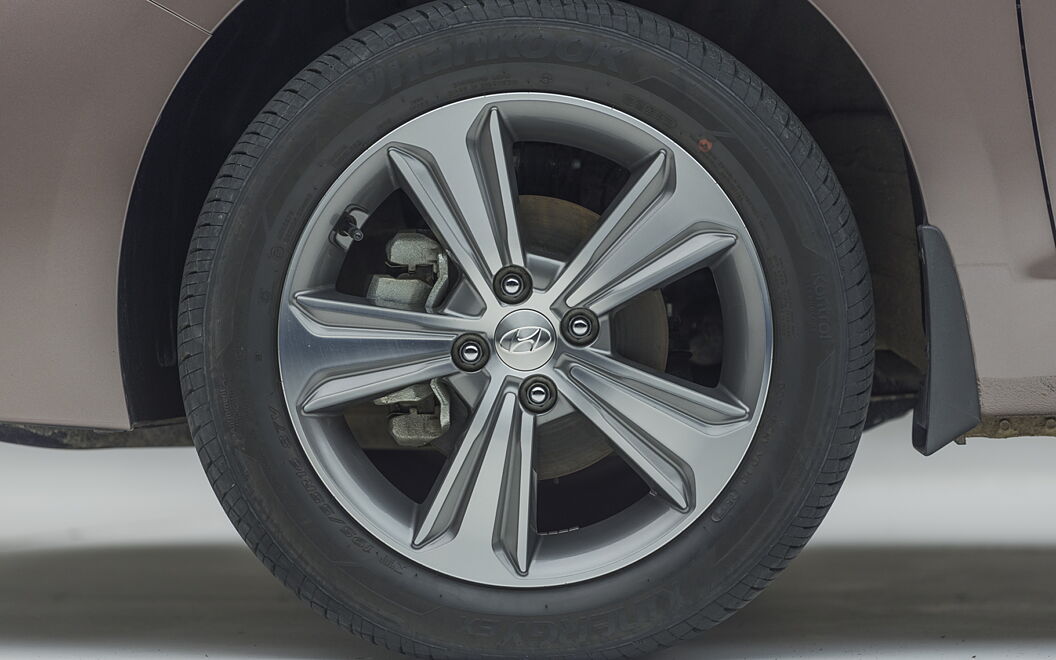 Hyundai Verna [2017-2020] Wheels-Tyres