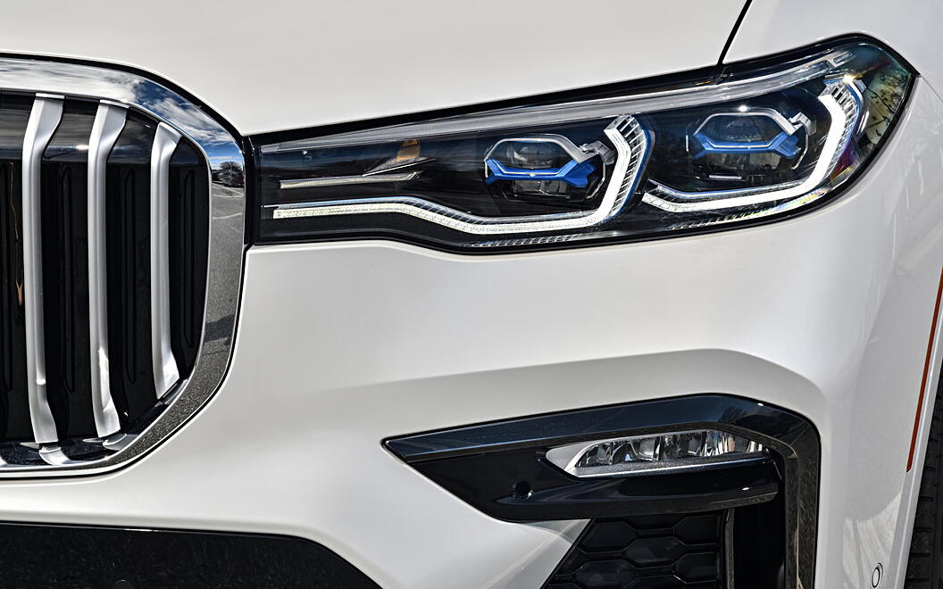 BMW X7 Headlamps