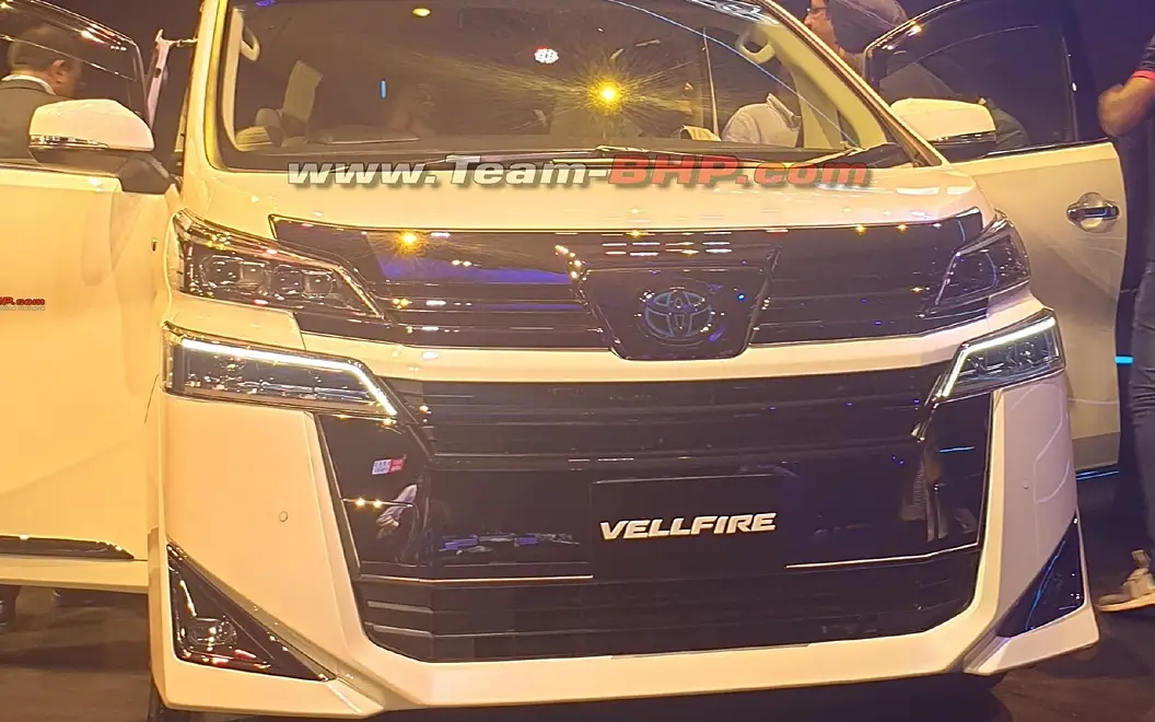 Toyota Vellfire Exterior