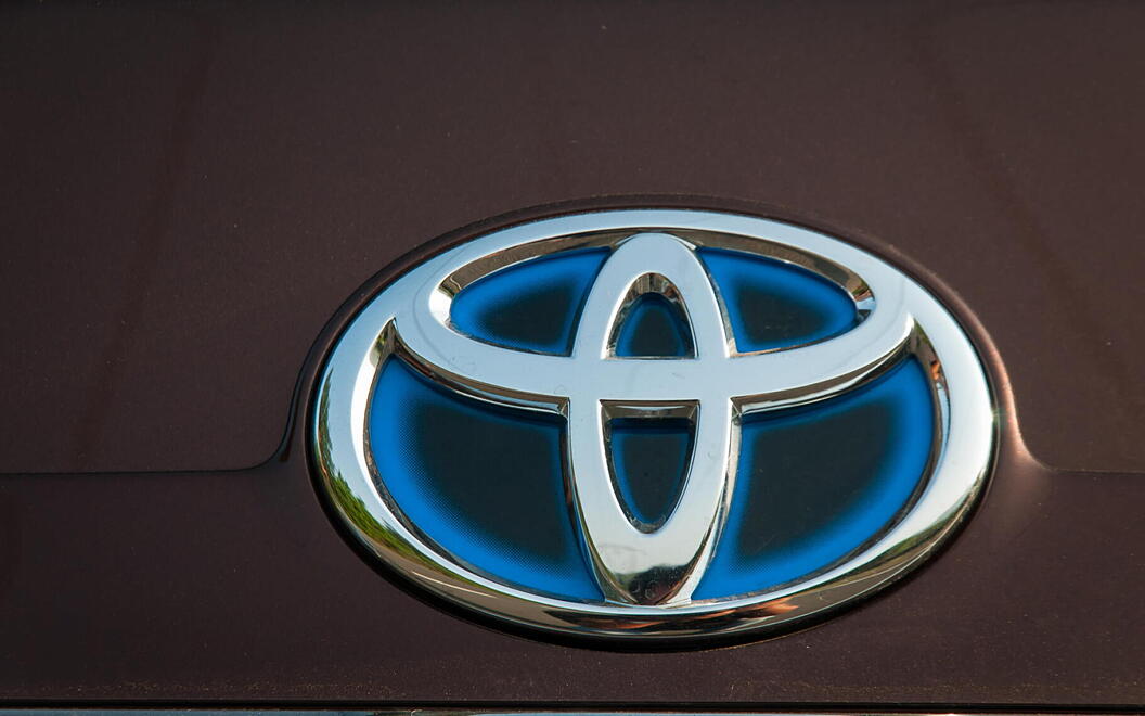 Toyota Camry [2015-2019] Logo