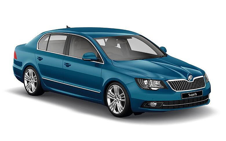 Skoda Superb [2014-2016] Front Right View