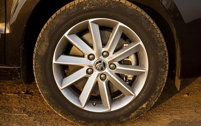 Skoda Superb [2014-2016] Wheels-Tyres