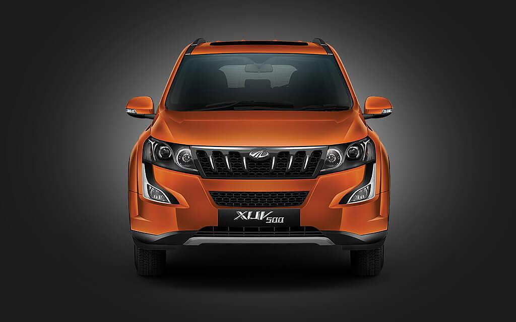 Mahindra XUV500 [2015-2018] Front Left View