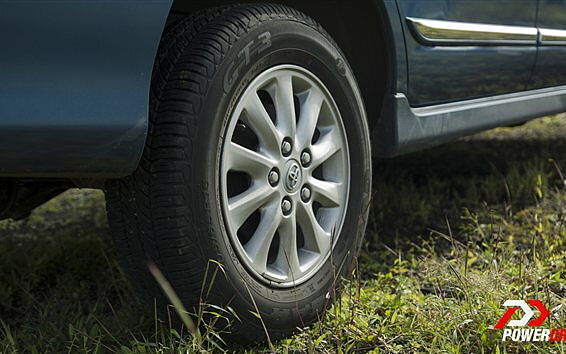 Toyota Innova [2013-2014] Wheels-Tyres