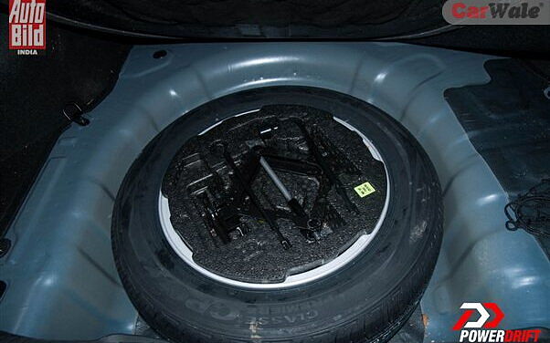 Hyundai Elantra [2012-2015] Wheels-Tyres