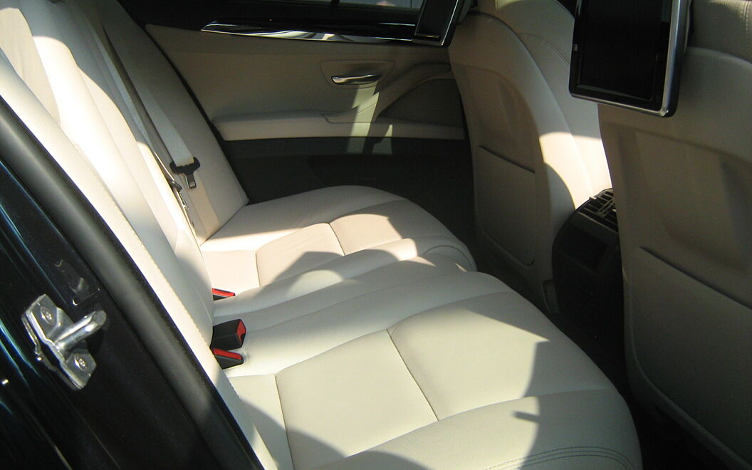 BMW 5 Series [2013-2017] Rear Seat Space