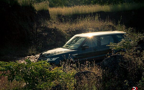 Land Rover Range Rover Sport [2013-2018] Left View