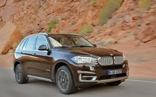 BMW X5 [2014-2019] Front Right View