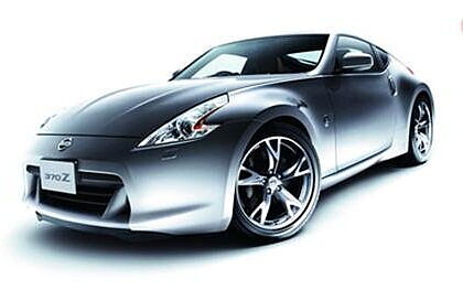 Nissan 370Z [2010-2014] Front Left View