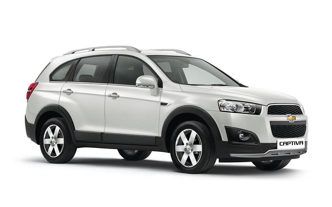 Chevrolet Captiva [2012-2016] Front Right View