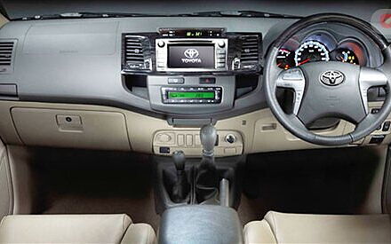 Toyota Fortuner [2012-2016] Interior