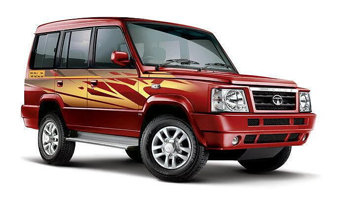 Tata Sumo Gold Front Right View