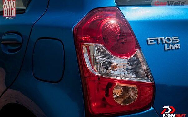Toyota Etios Liva [2013-2014] Tail Lamps