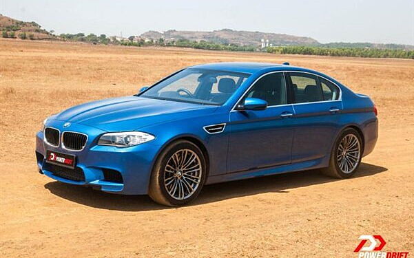 BMW M5 [2012-2014] Front Right View