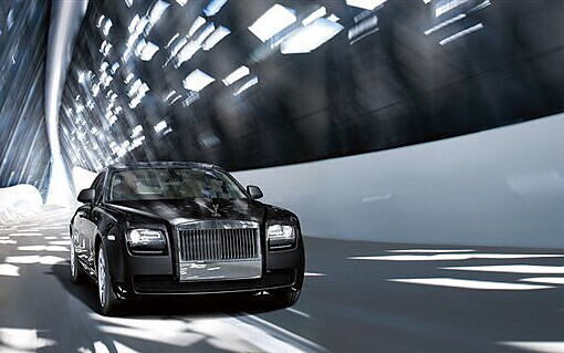 Rolls-Royce Ghost Front Right View