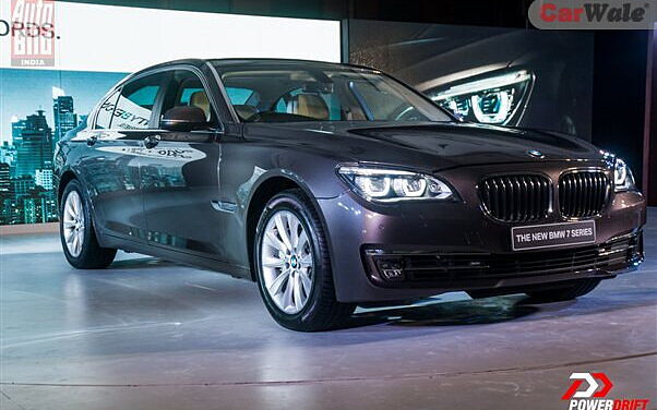 BMW 7 Series [2013-2016] Front Left View
