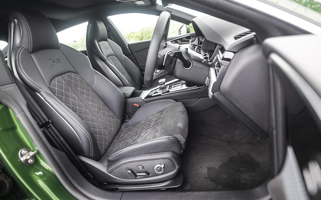 Audi RS5 Front Seats