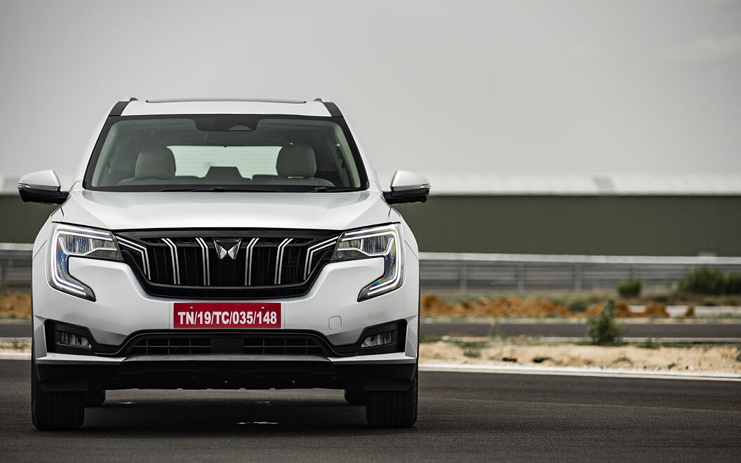 Mahindra XUV700 Images | XUV700 Exterior, Road Test and Interior Photo  Gallery