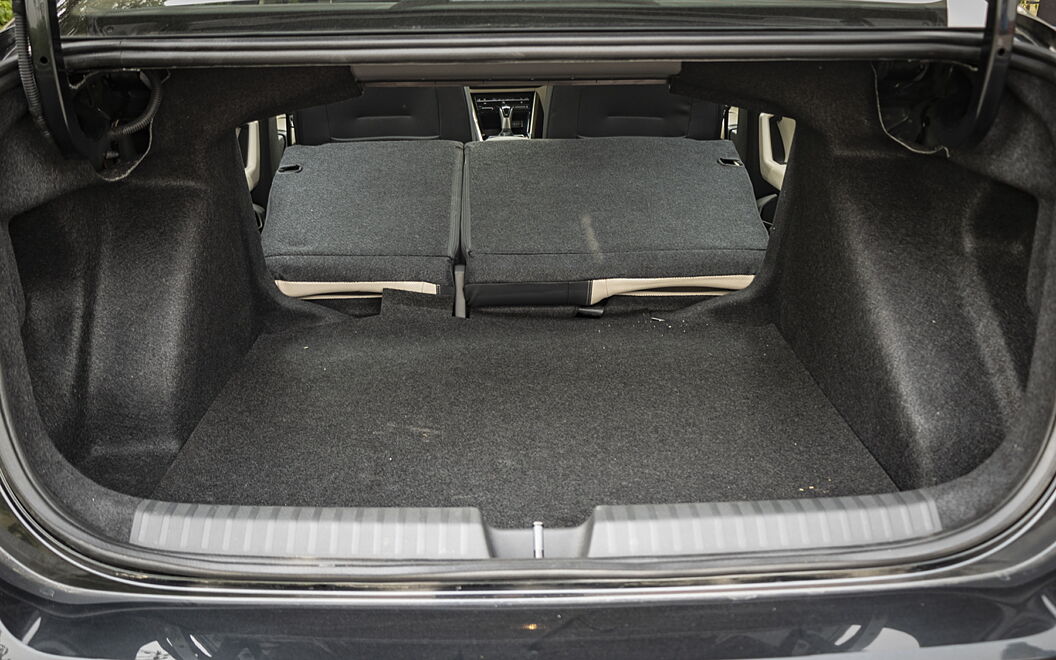 Volkswagen Virtus [2022-2023] Bootspace with Folded Seats