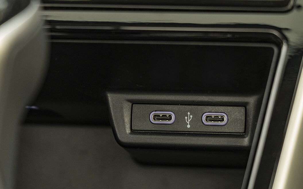 Volkswagen Virtus [2022-2023] USB / Charging Port