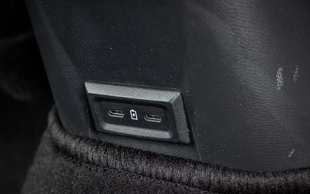 Citroen C3 USB / Charging Port