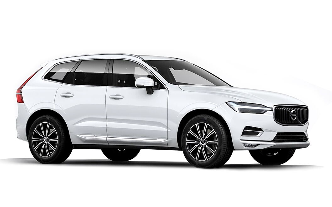 Volvo XC60 [2021-2022] Front Right View