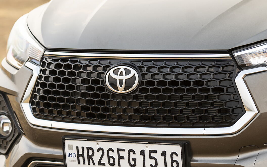 Toyota Rumion Front Grille