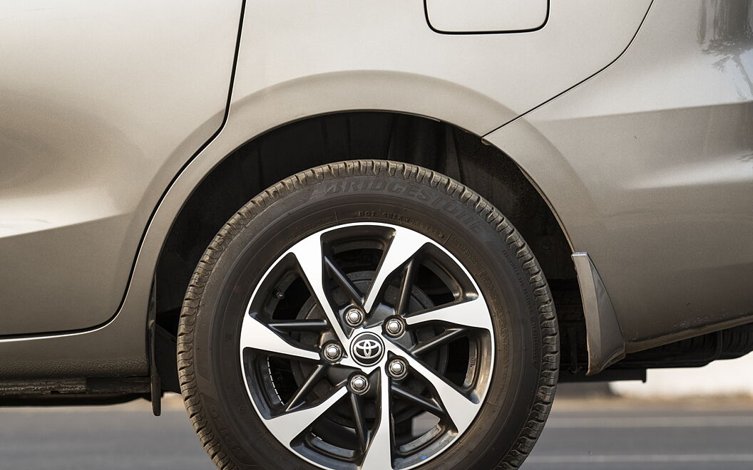 Toyota Rumion Rear Wheel