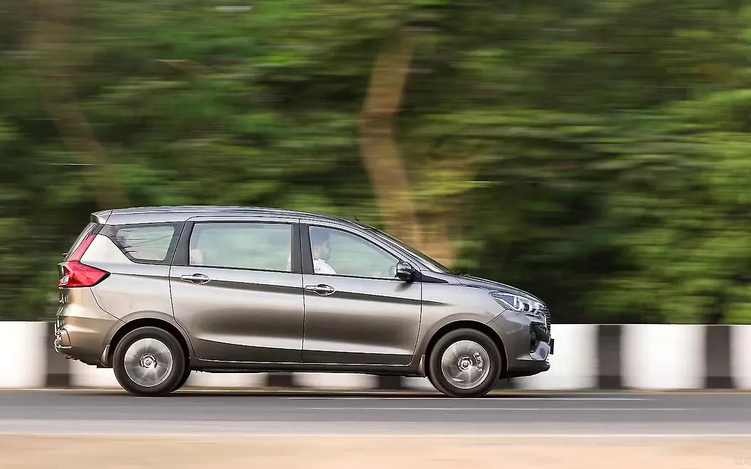 Toyota Rumion Right View