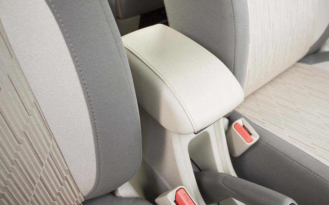 Toyota Rumion Front Arm Rest