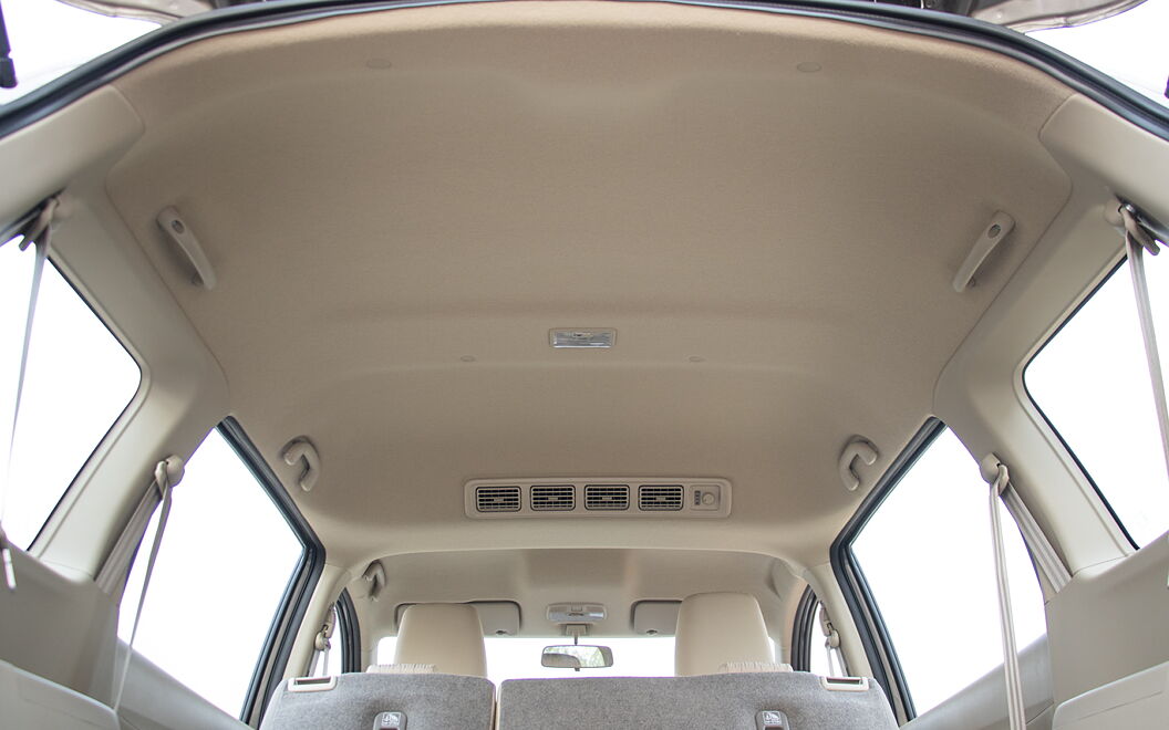 Toyota Rumion Cabin Roof