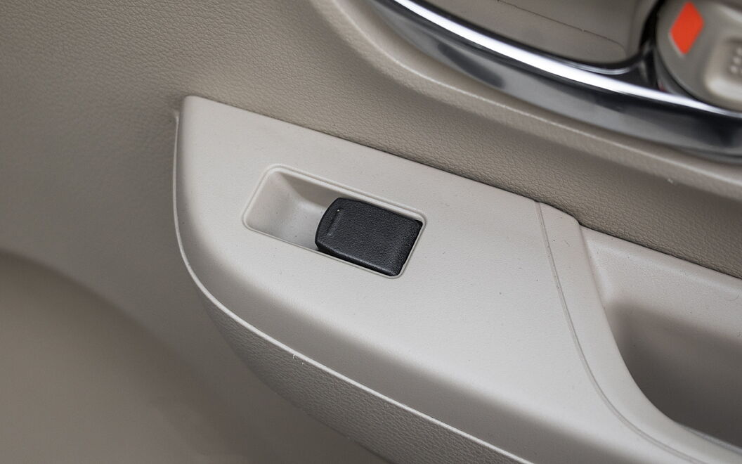 Toyota Rumion Passenger Window Controls