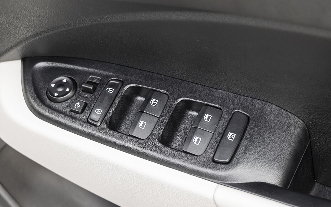 Hyundai Venue [2022-2023] Driver Window Controls