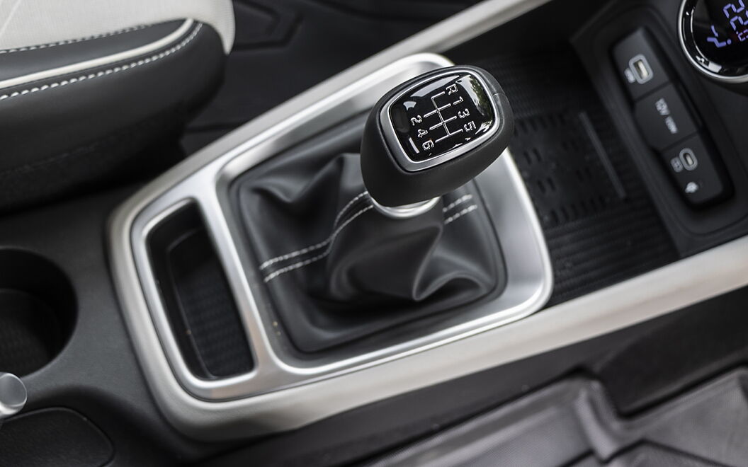 Hyundai Venue [2022-2023] Gear Shifter