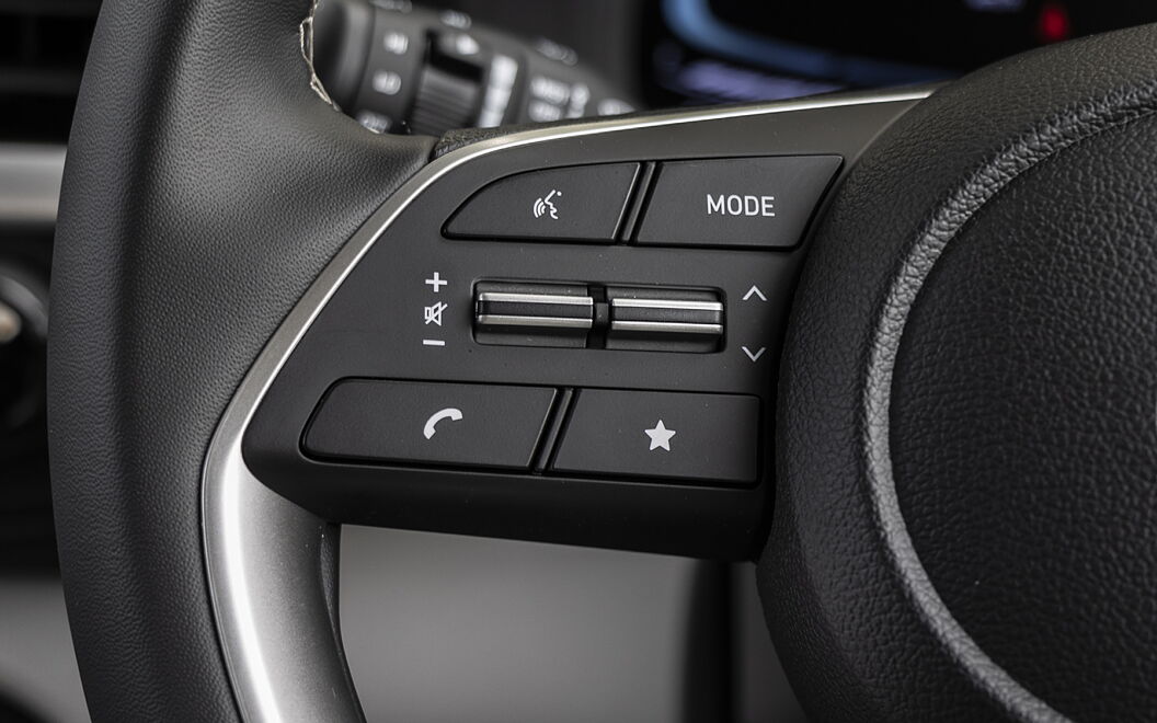 Hyundai Venue [2022-2023] Steering Mounted Controls - Right