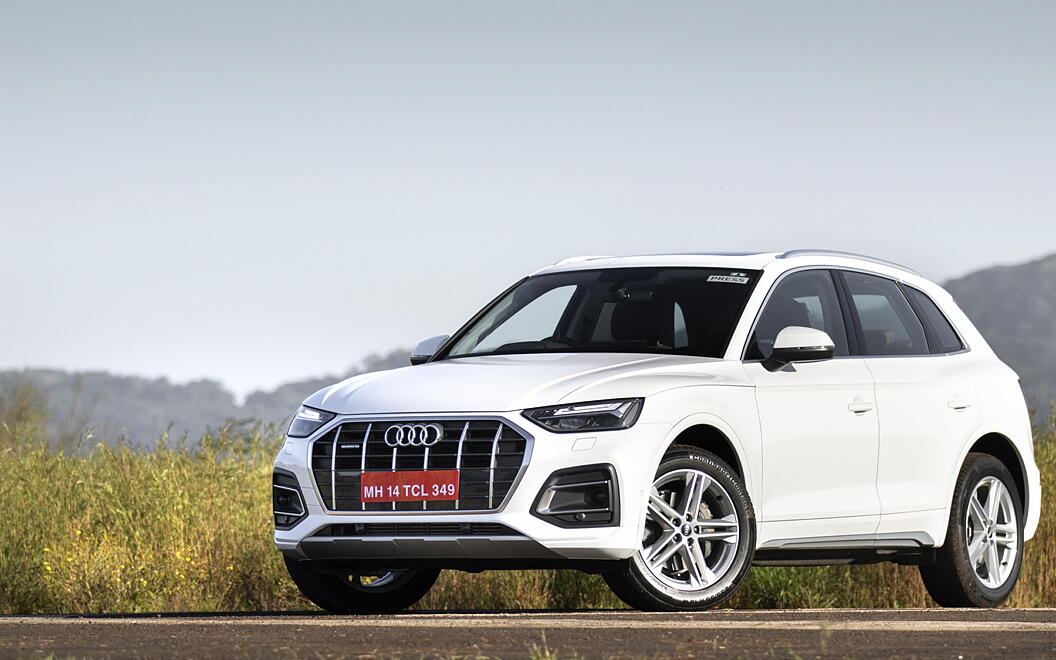 Audi Q5 Front Right View