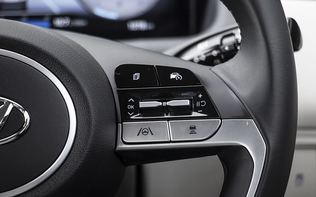 Hyundai Tucson Steering Mounted Controls - Right