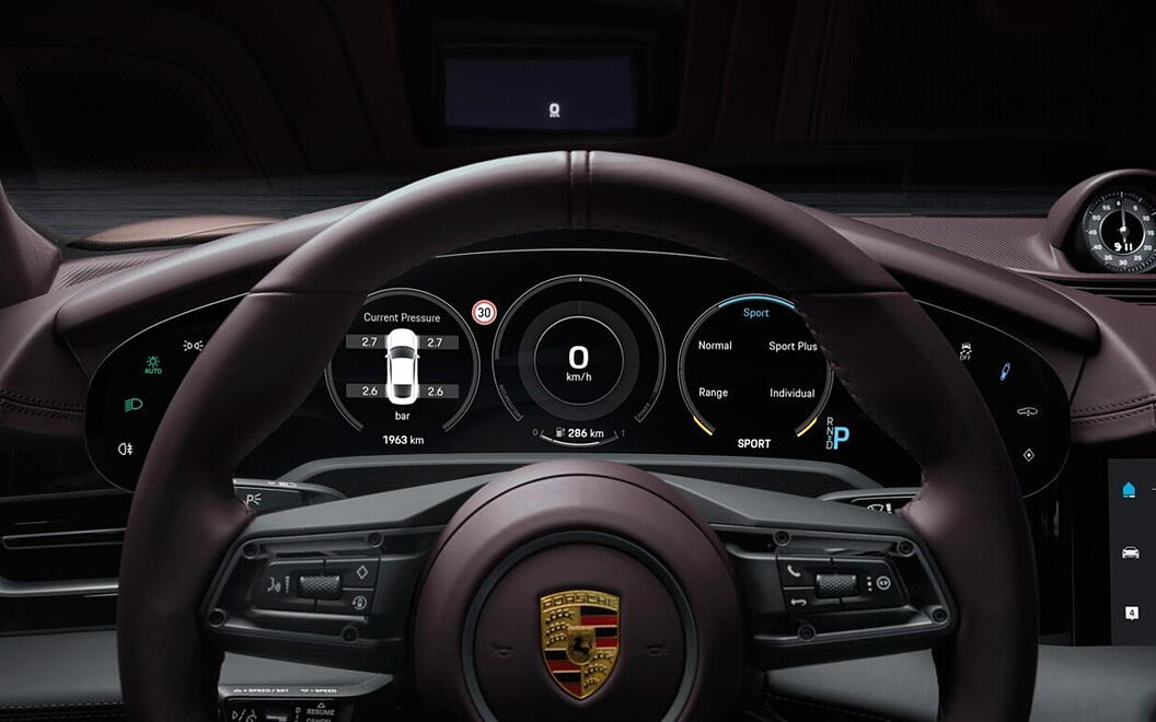 Porsche Taycan Steering