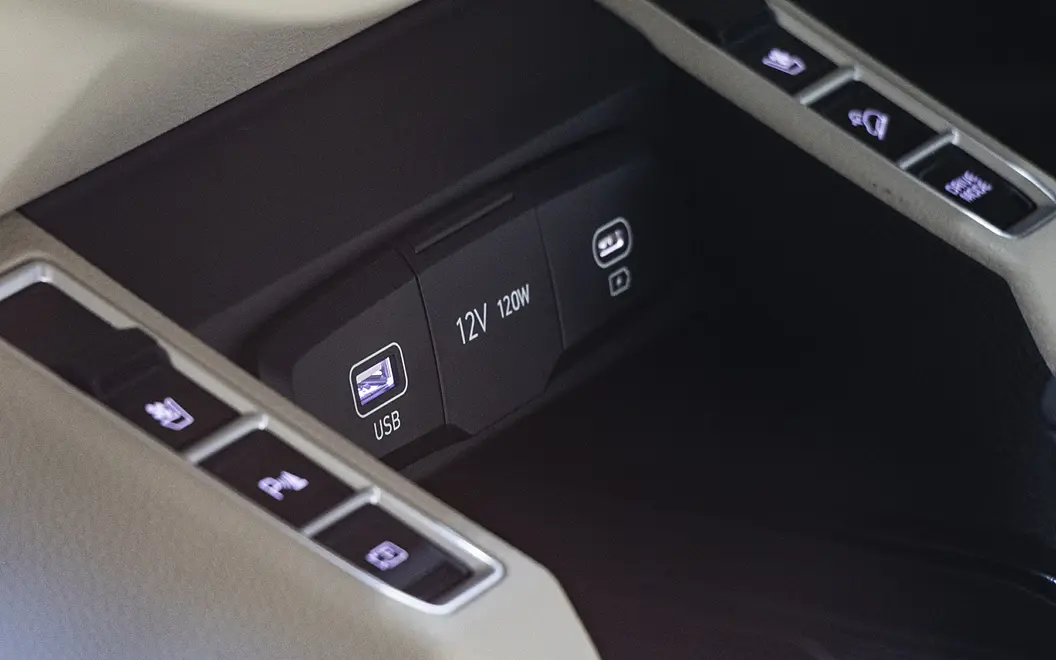 Kia Carens 2022 USB / Charging Port