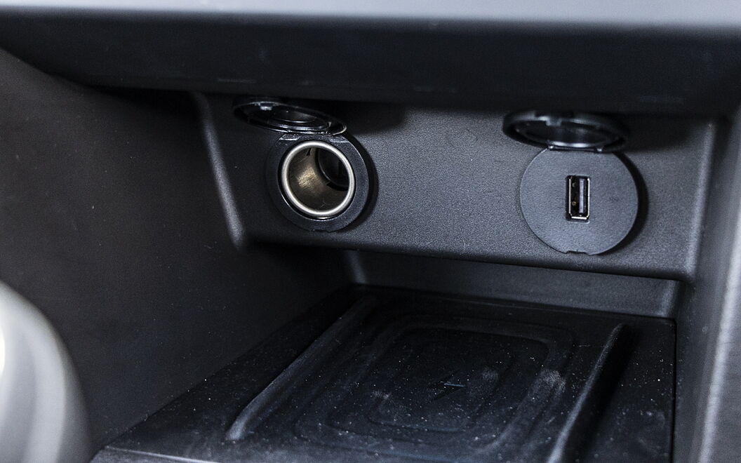 Maruti Suzuki Brezza USB / Charging Port