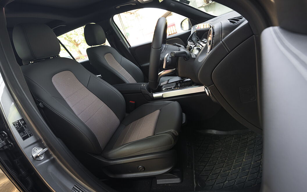 Mercedes-Benz EQB Front Seats