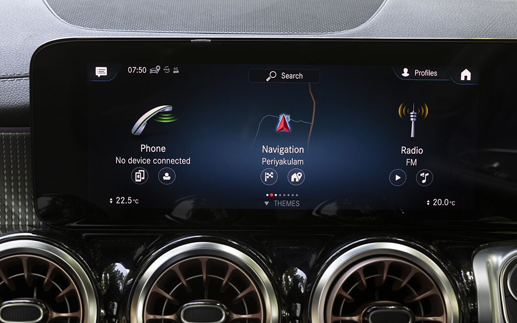 Mercedes-Benz EQB Infotainment Display