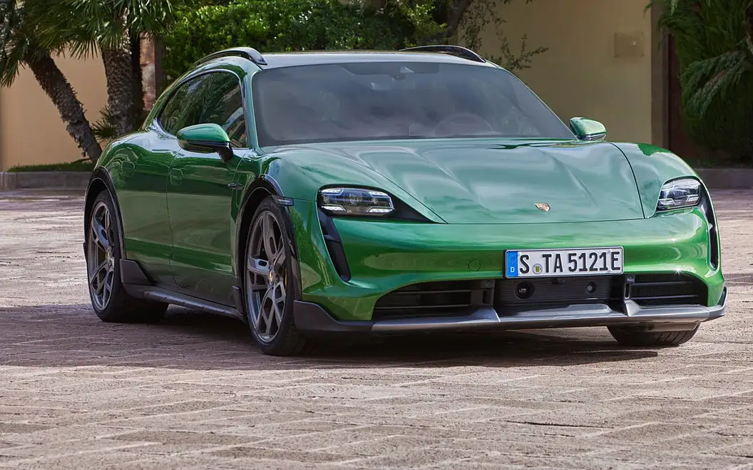 Porsche Taycan Cross Turismo Front Right View