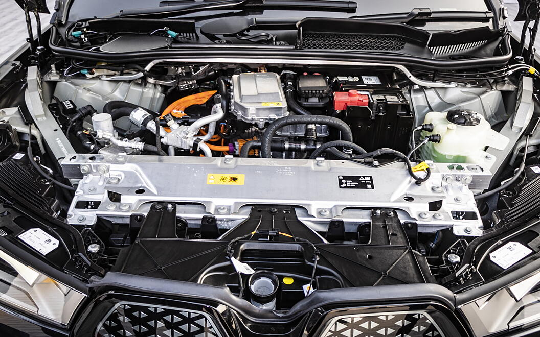 BMW iX Engine