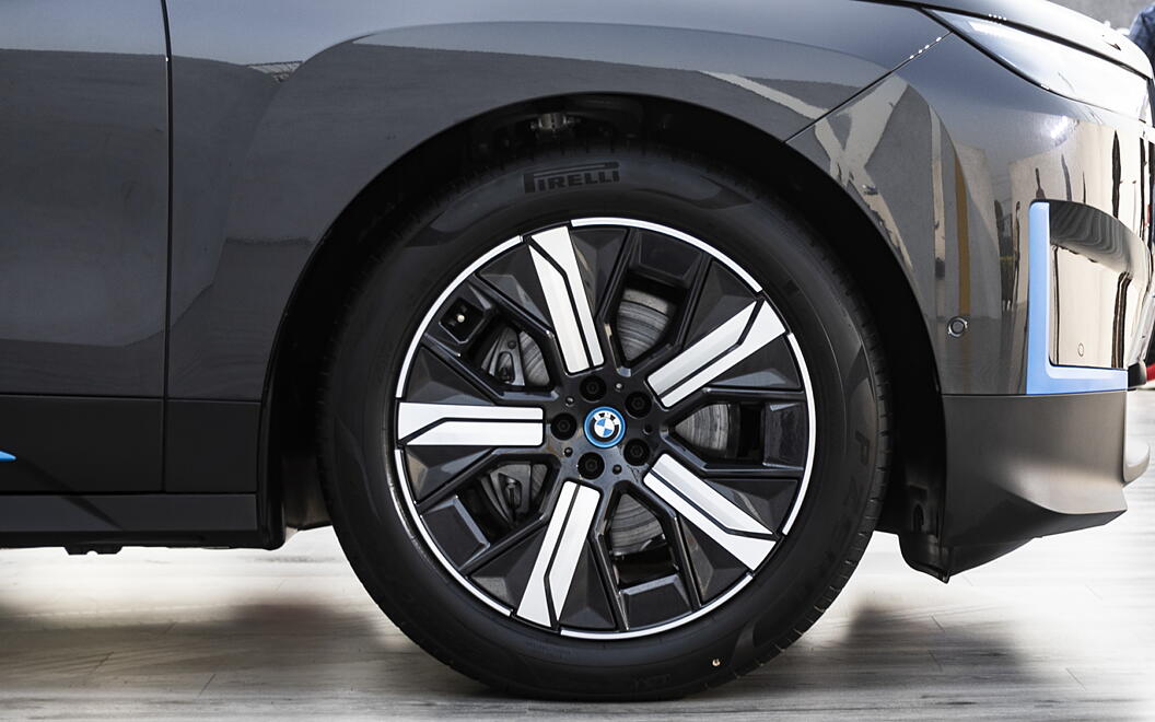 BMW iX Front Wheel