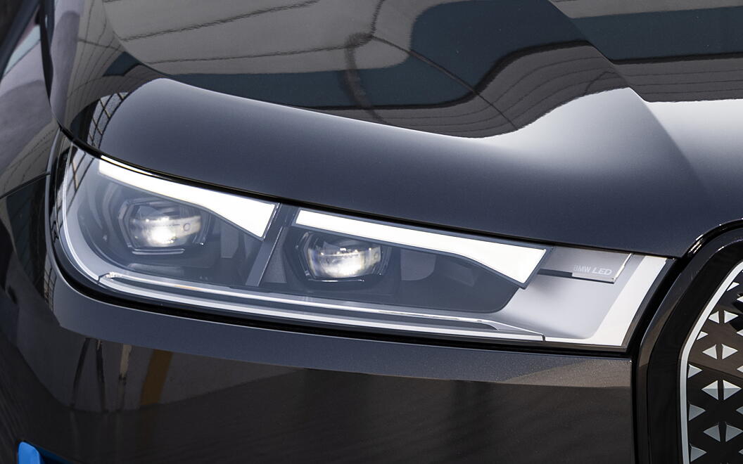 BMW iX Head Light