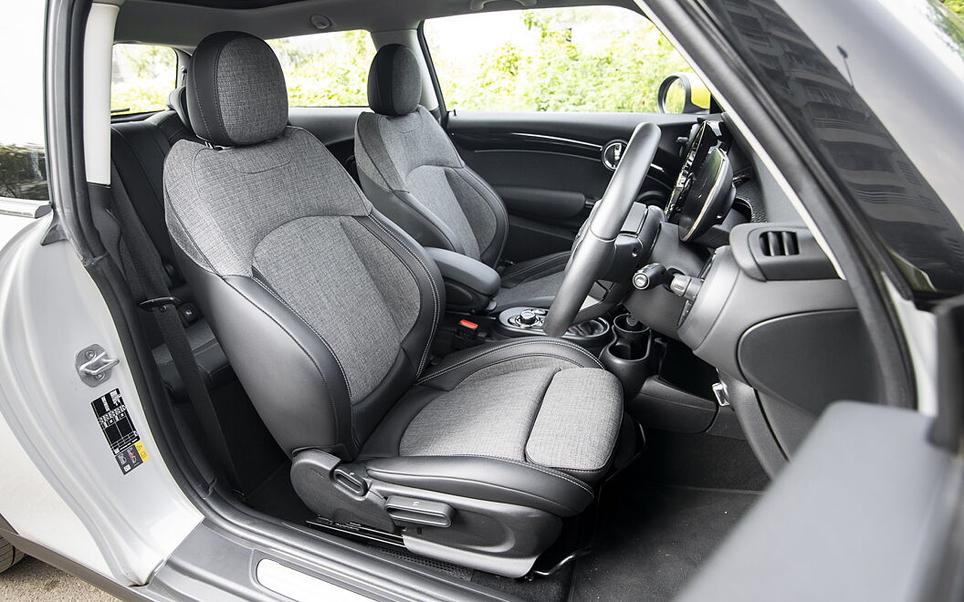 MINI Cooper SE Front Seats