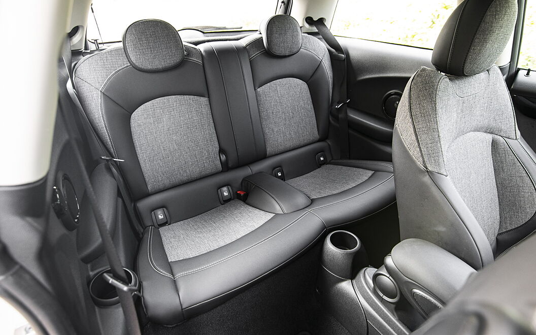 MINI Cooper SE Rear Passenger Seats